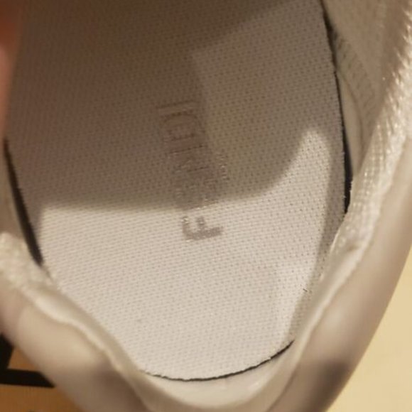 Athletic_Shoes